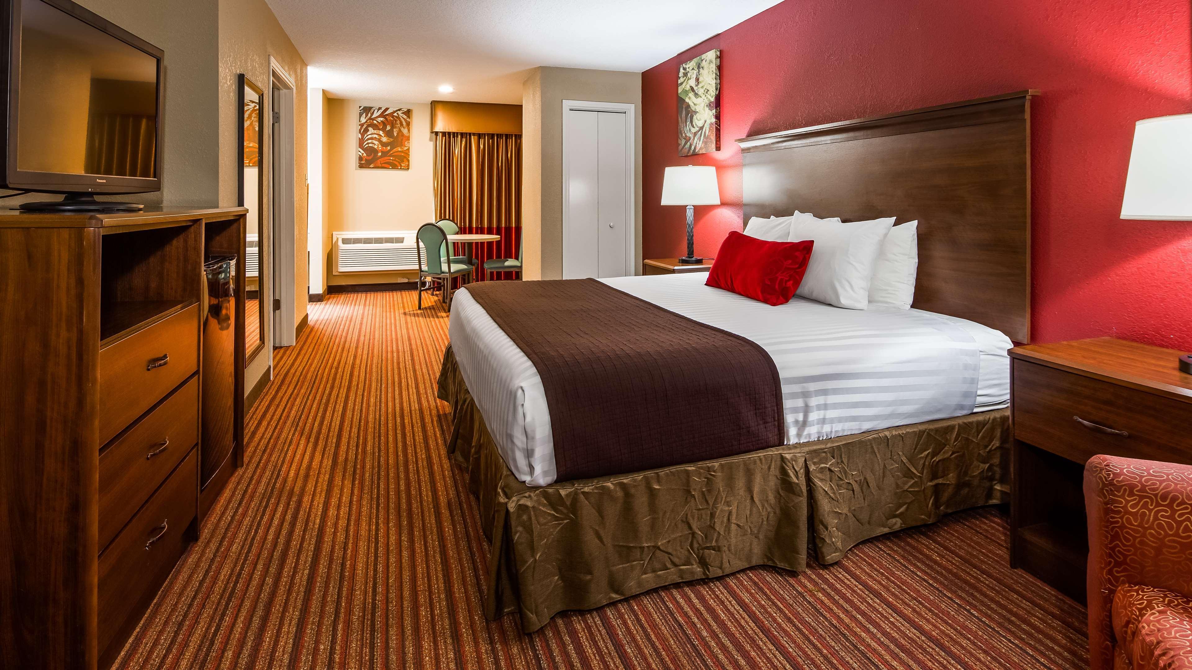Surestay Plus By Best Western San Antonio Fiesta Inn Exterior foto