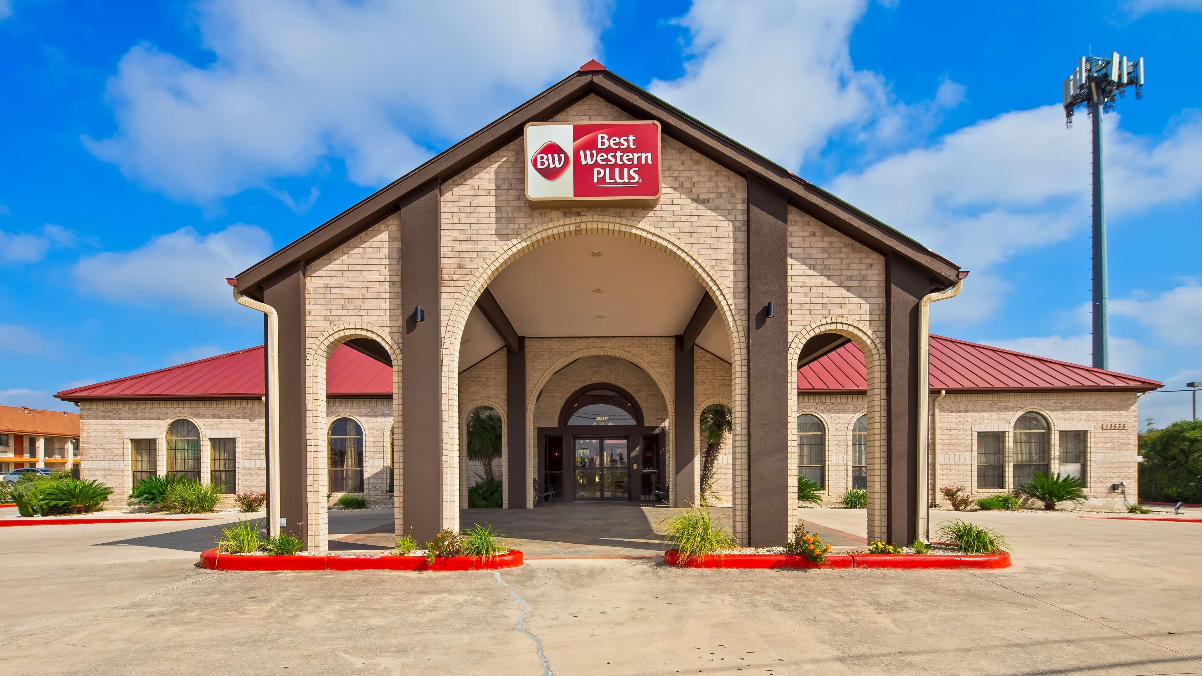Surestay Plus By Best Western San Antonio Fiesta Inn Exterior foto