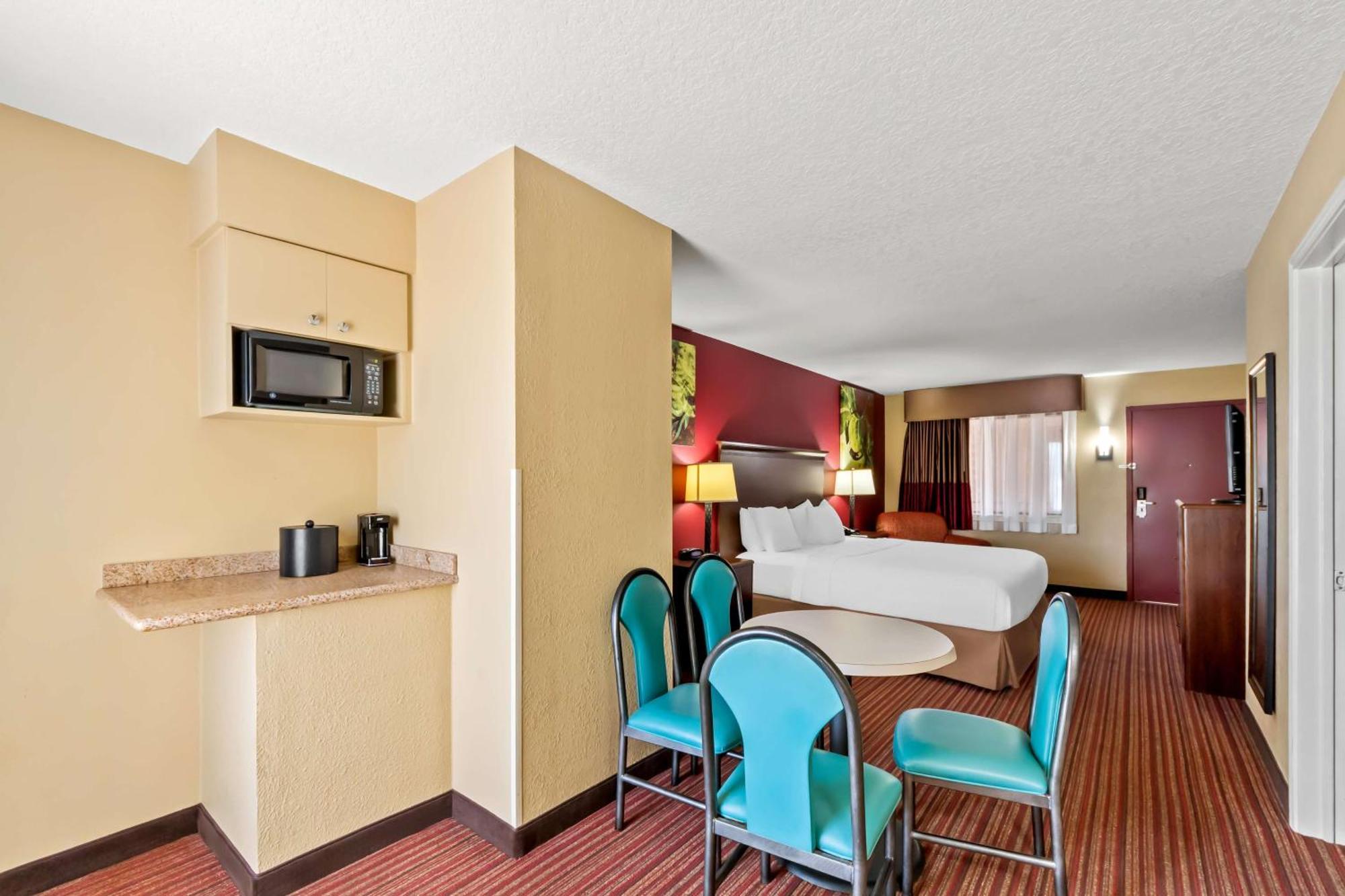 Surestay Plus By Best Western San Antonio Fiesta Inn Exterior foto