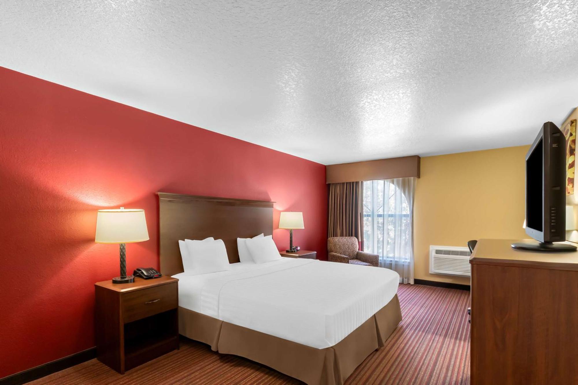 Surestay Plus By Best Western San Antonio Fiesta Inn Exterior foto