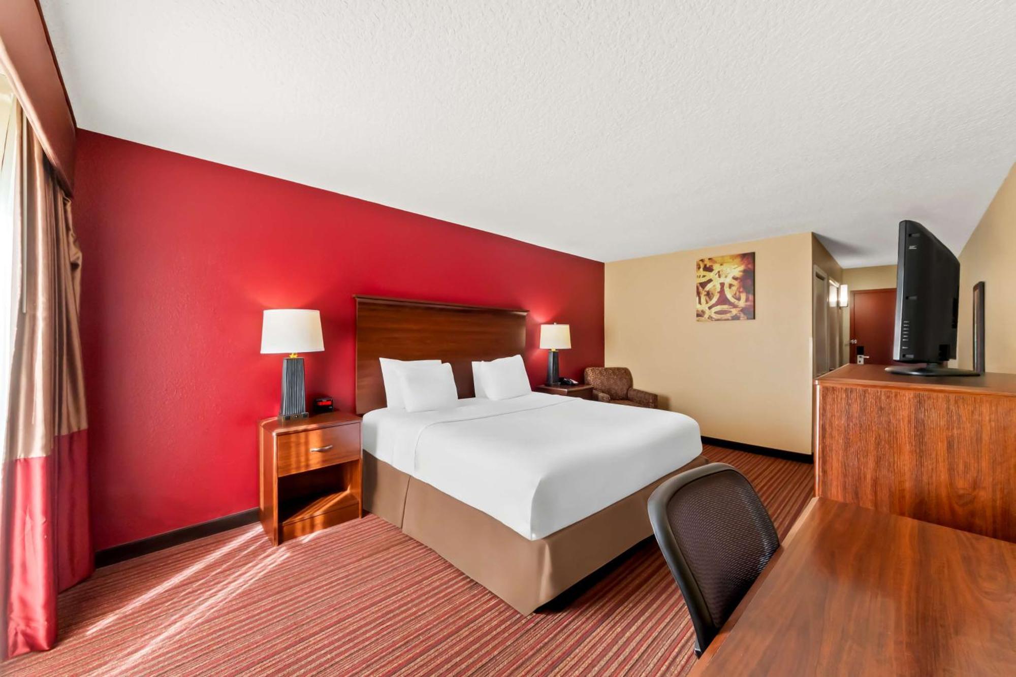 Surestay Plus By Best Western San Antonio Fiesta Inn Exterior foto