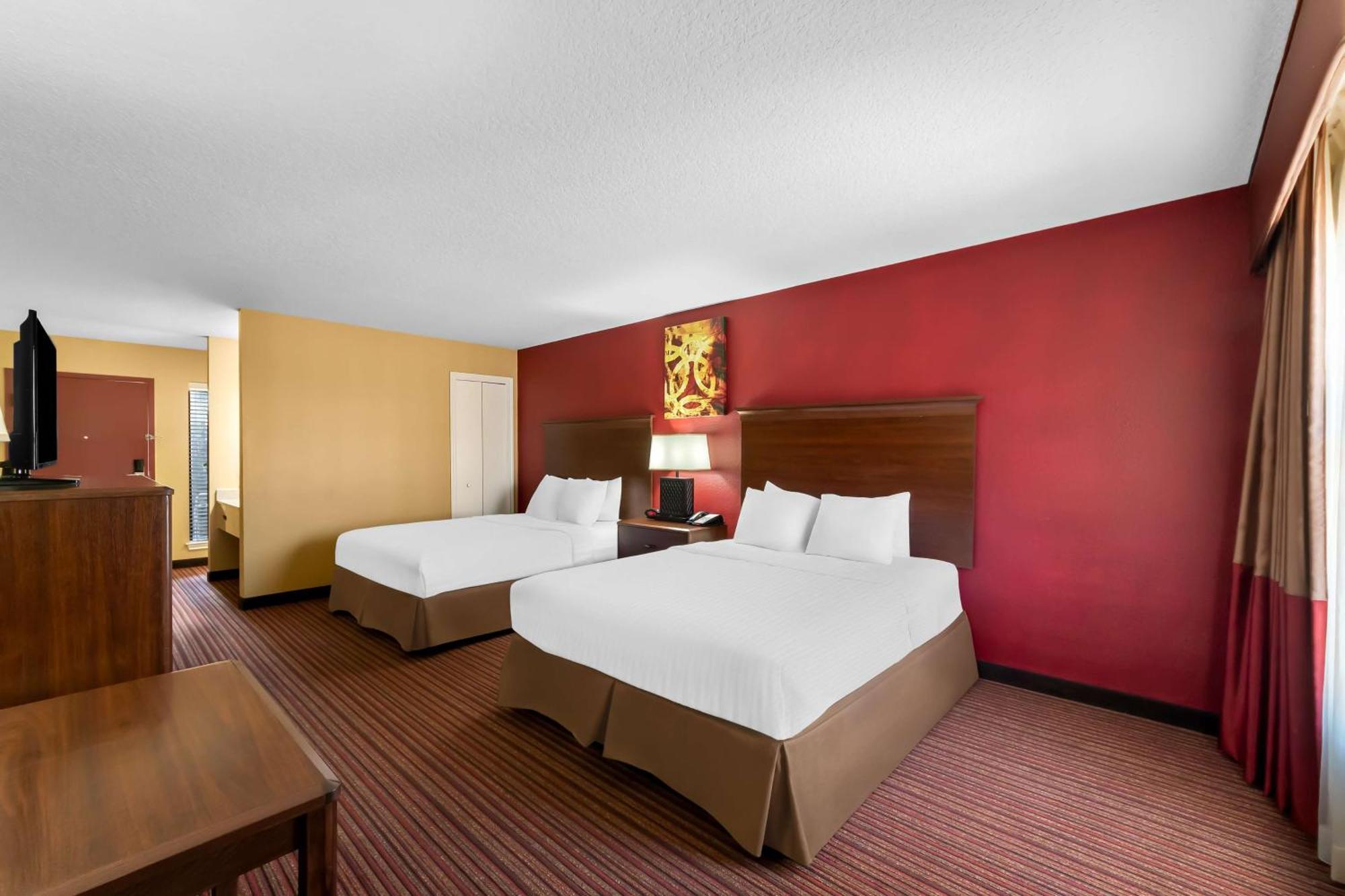 Surestay Plus By Best Western San Antonio Fiesta Inn Exterior foto