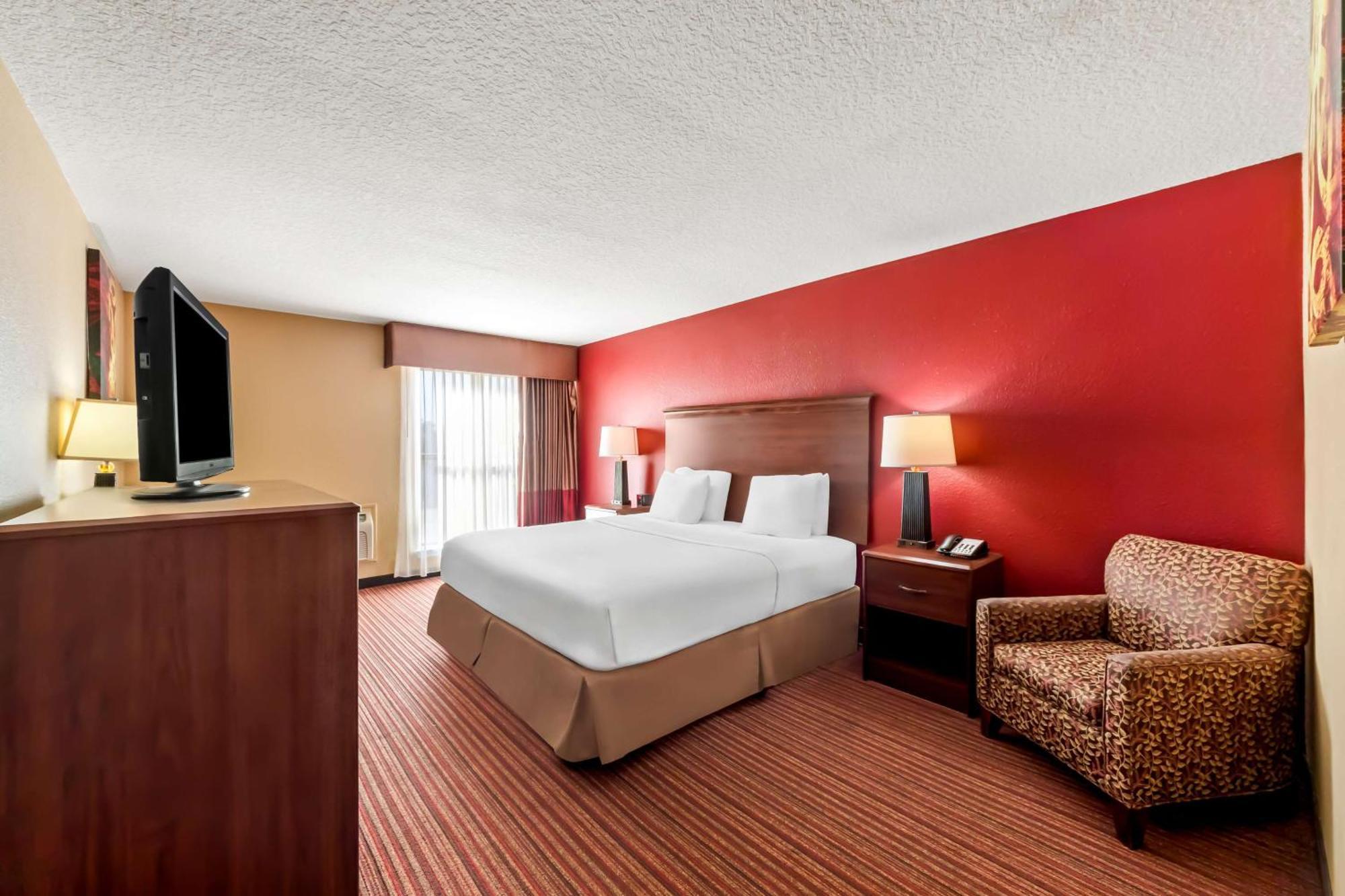 Surestay Plus By Best Western San Antonio Fiesta Inn Exterior foto
